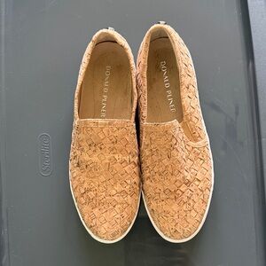 Donald J. Pliner Tan Woven Cork Pull-On Sneakers Women’s SZ 7
